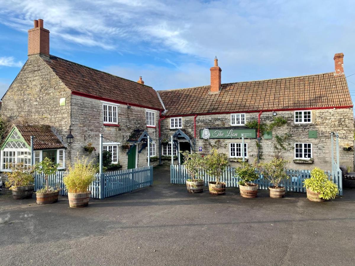 The Lion At West Pennard Hotel Exterior foto The Old Red Lion